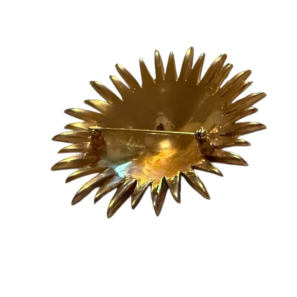 Crown Trifari Gold Trifanium Sunflower Brooch - Picture 4 of 16